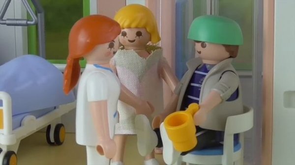 Playmobil en español El nacimiento de Lena / La Familia Hauser