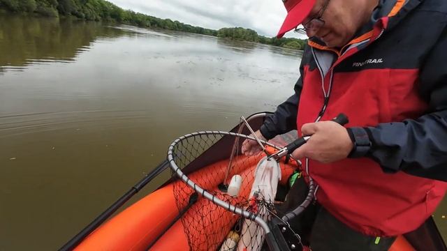Завершение обкатки Marine Rocket 40 JET. Щука на силикон по мутной воде смотреть онлайн