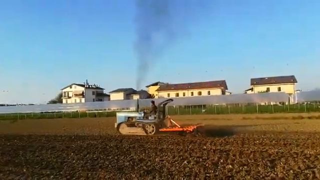 Landini 6500 con estirpatore a molle смотреть онлайн