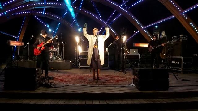 Варвара Визбор - Ты моё дыхание (live 18.09.21, "Планы на эту осень", Казань) смотреть онлайн