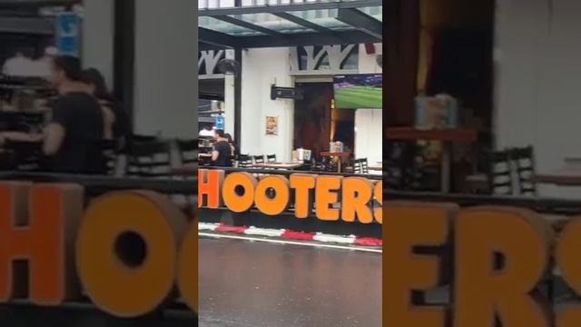 Девочки или Мальчики? Танцуют в кафе Пхукет. Таиланд за 50 тысяч рублей с перелетом. @tutsi-dieti смотреть онлайн