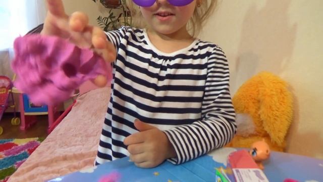 Настя одевает маску Бэтгёрл Batgirl Mask и спешит на помощь Игрушки для детей PJ Masks