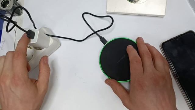 Магический круг подставка Беспроводная быстрая для зарядки смартфонов 15W смотреть онлайн