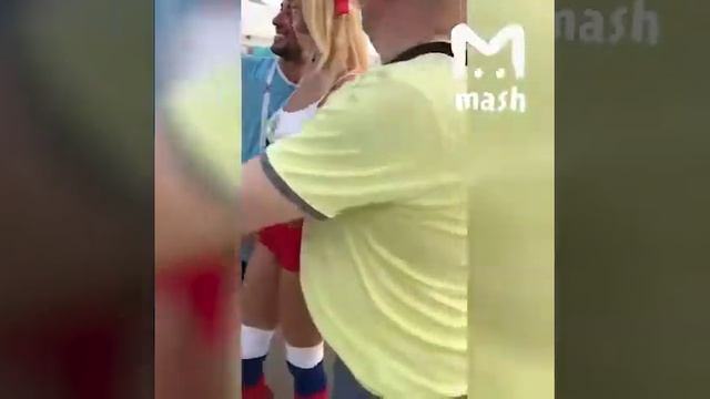 Тяжелые будни официального маскота ЧМ-2018 Наташи Забиваки.