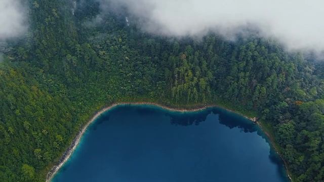 Santa Ana La Laguna, Chiapas, México. #MavicMini смотреть онлайн