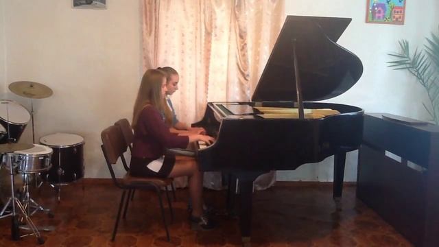 Ф-ний ансамбль Буцька А. та Євдокімова Д., Ю.Весняк "Карлсон" смотреть онлайн