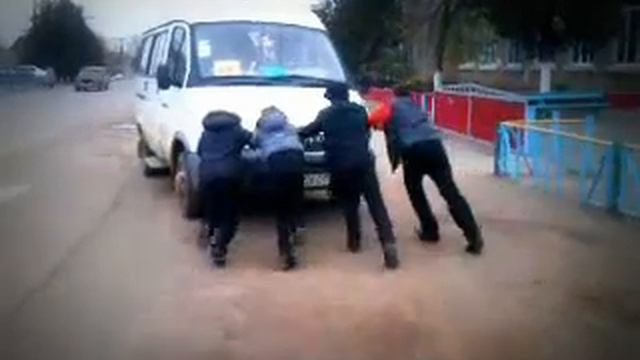 не заводится школьный автобус! смотреть онлайн