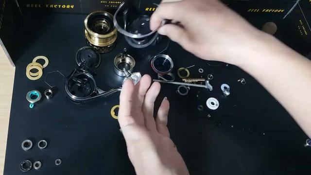 ♡릴팩토리♡ 다이와 18 이그지스트 LT3000S-C (DAIWA 18 EXIST LT3000S-C MAINTENANCE , SPINNING REEL OVERHAUL) смотреть онлайн