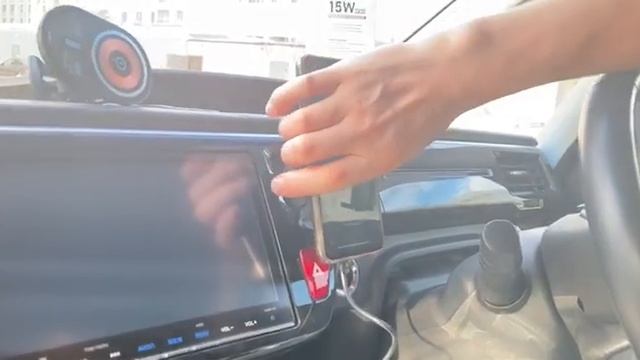 Обзор Магнитный держатель беспроводная зарядка в машину Magsafe смотреть онлайн