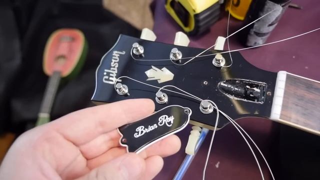 A Secret Under the Pickguard! | 2020 Gibson Brian Ray '62 SG Junior White Ebony Block Review + Demo смотреть онлайн