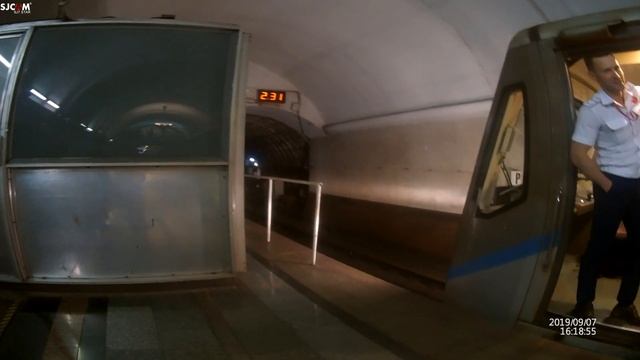 Прибывающий поезд на ст. Краснопресненская смотреть онлайн