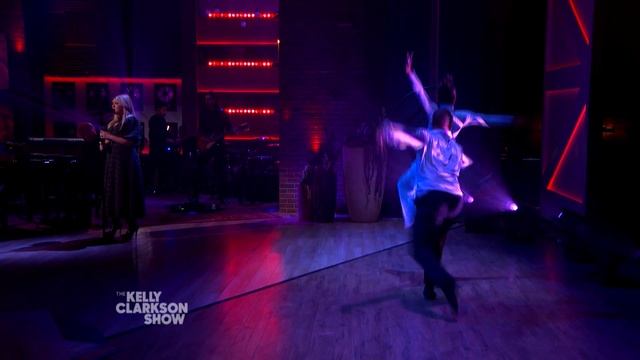 Someone You Loved (Lewis Capaldi) Cover By Kelly Clarkson | Kellyoke смотреть онлайн