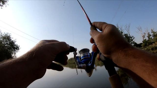 ЛОВЛЯ ХИЩНИКА НА СПИННИНГ ОСЕНЬЮ смотреть онлайн