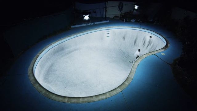 Curly Loops - Not There - Promo смотреть онлайн