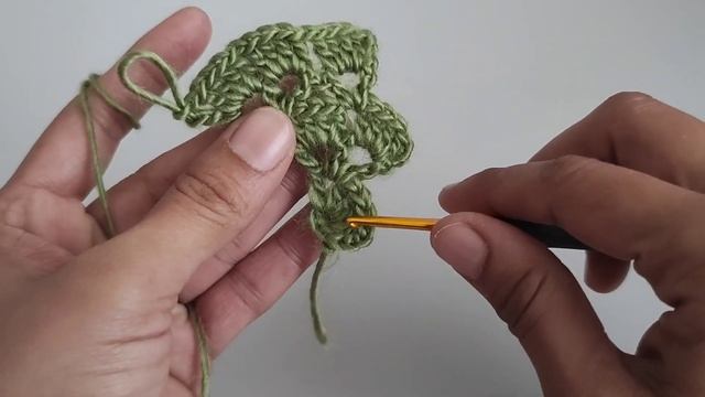 The Surprising Baktus Scarf Pattern That Made Me Question Everything - How to Crochet Triangle Shaw смотреть онлайн