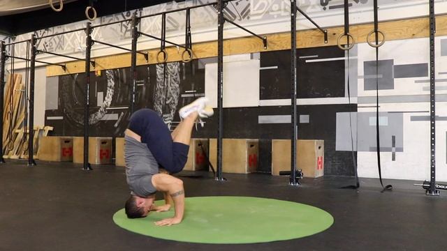 FIT & FUNCTIONAL 25-min Bodyweight Workout for Mobility & Fat Loss (Intermediate Level) смотреть онлайн