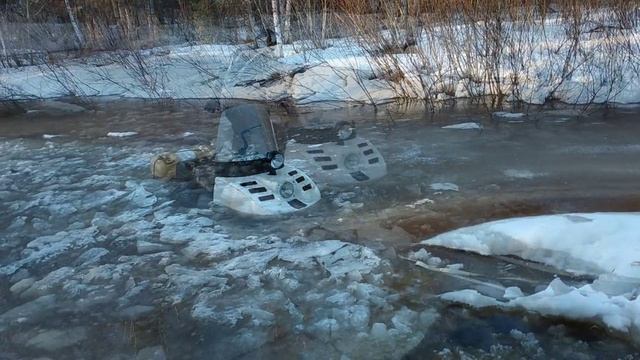 Снегоходы утопили ,приехали вытаскивать. смотреть онлайн