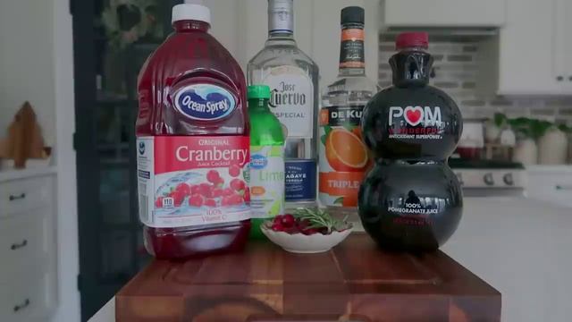 2022 HOLIDAY COCKTAIL RECIPES __ COOK WITH ME __ CHRISTMAS COCKTAILS __ CHARLOTTE GROVE FARMHOUSE смотреть онлайн