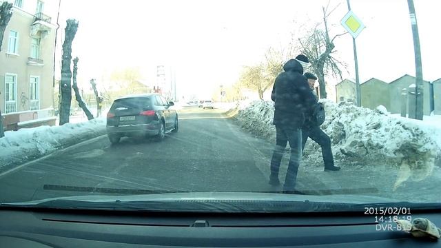 Пьяный на дороге смотреть онлайн