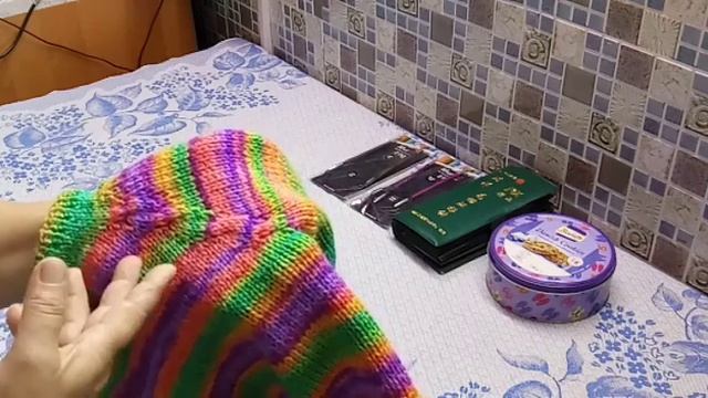 Свитерок спицами на девочку на 4 года. смотреть онлайн