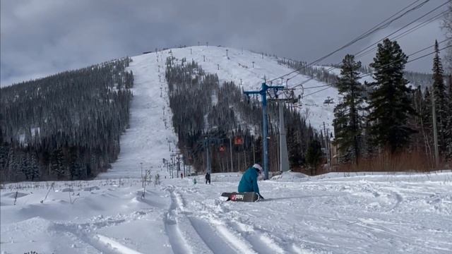 40; катаюсь на учебной трассе, ШЕРЕГЕШ, 100 раз упала, встретили маленькую овчарку/VLOG 16.11.2022 смотреть онлайн