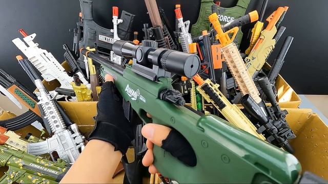 Toy Weapons ! Box of Toy Machine Guns - Toy Rifles - Swat Team Equipment and Kevlar смотреть онлайн