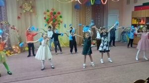 Детская песня. «Дождик целый день»