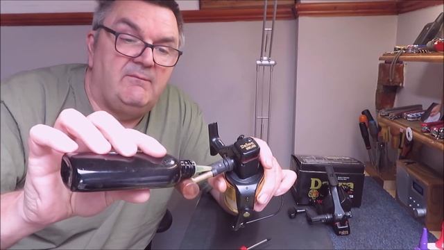 Daiwa SS2600 handle oiling смотреть онлайн