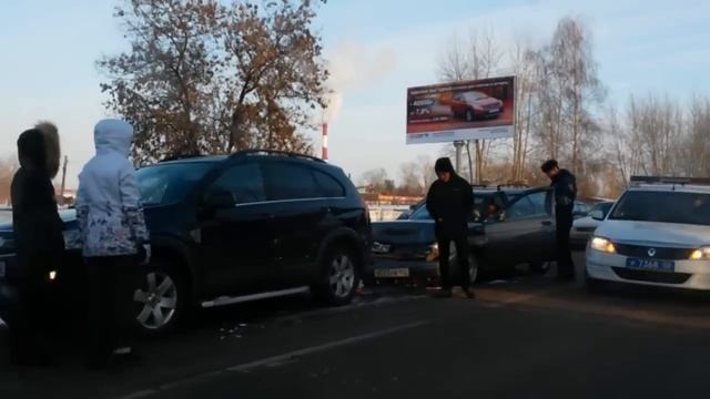 В Нефтекамске пьяный водитель влетел под внедорожник смотреть онлайн