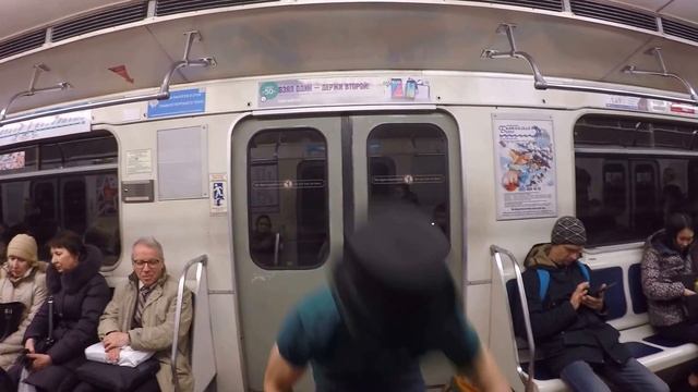 Жонглер в метро @mistergorsky смотреть онлайн