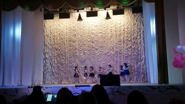 танец "Бескозырка белая" от ансамбля Непоседы смотреть онлайн