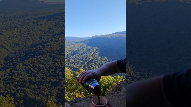 Орлиная полка потрясающая панорама гуамского ущелья #мезмай #гуамское_ущелье #орлиная_полка смотреть онлайн