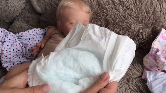 Видеообзор и переодевание новой куколки реборн/Reborn doll April By Joanna Kazmierczak смотреть онлайн