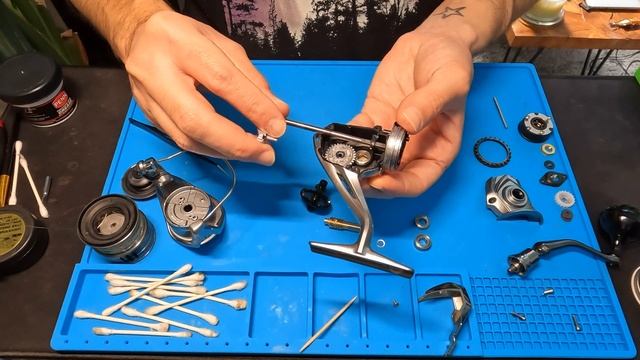 SHIMANO NASCI 2500HG - Take Apart & Reel Maintenance смотреть онлайн