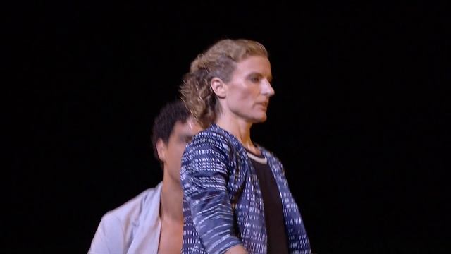 Carlos Acosta and Pieter Symonds dance Derrumbe in Cubanía (Royal Opera House) смотреть онлайн