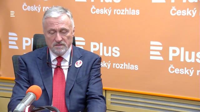Glosy prezidentských kandidátů: Mirek Topolánek смотреть онлайн