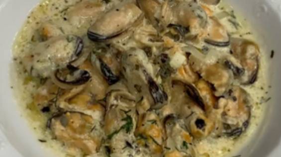 Мидии в сливочном соусе. Простой и вкусный рецепт!