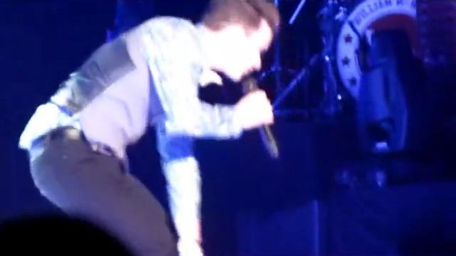 Chris I want to hold your hand смотреть онлайн