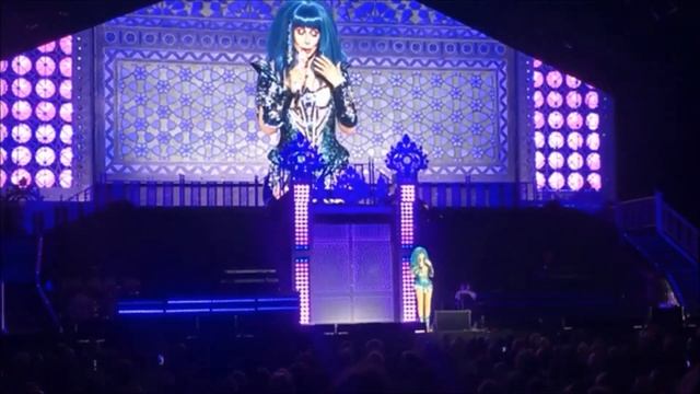 Cher Tells a Story about David Letterman and Sonny Bono on Feb 21, 2020 at the Park MGM. смотреть онлайн