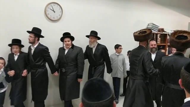 Dancing at Simchas Beis Hashoeva 5779 смотреть онлайн