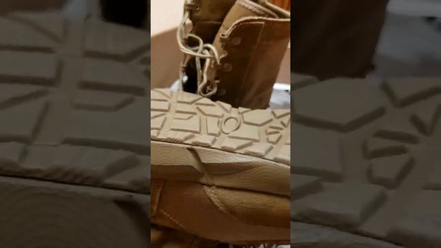 Oakley LT Assault 2 Coyote Boots Unboxing смотреть онлайн
