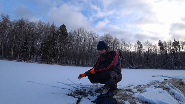 Первый лед рыбалка на хищника