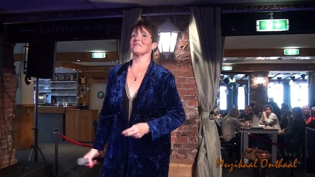 Brandend Zand - Anneke Grönloh live gezongen door Meriam Bruggink смотреть онлайн