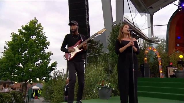 Sabina Ddumba - Did It For The Fame (Live "Allsång På Skansen" 2017) смотреть онлайн