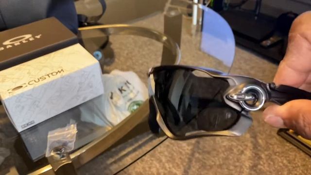 My new Custom Oakley Jawbreaker✌🏾&❤️😎 смотреть онлайн