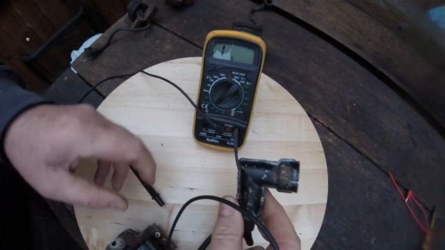 How To Test a Briggs And Stratton Lawnmower Coil Using a Multimeter смотреть онлайн