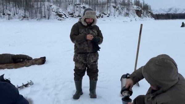 Подледная рыбалка в Томпо