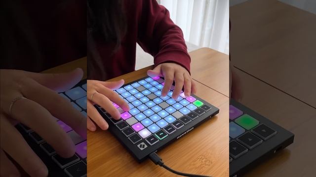 Launchpad Mini Mk3 Lofi Beat Live Loop Performance смотреть онлайн
