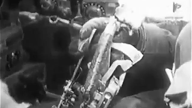 Штурмовик ИЛ 2 .  “Летающий танк“.