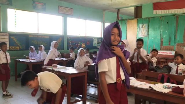 "Spesial moment" Hari terakhir sekaligus perpisahan dengan siswa/siswi SDN 1 Selorejo 2022 смотреть онлайн